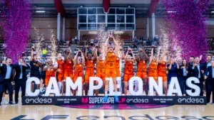 Valencia Basket levanta el primer título de la era Torralba: ¡Campeonas de la Supercopa LF Endesa!
