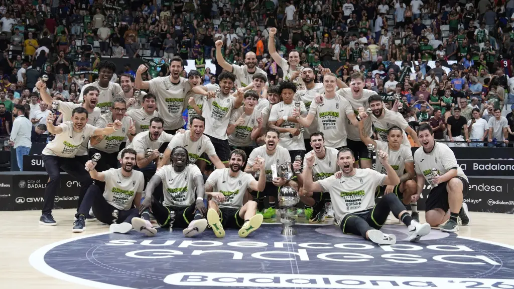 El Asisa Joventut supera al Barça y conquista la Supercopa Endesa con un Laprovittola estelar
