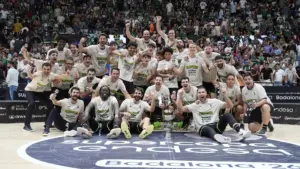 El Asisa Joventut supera al Barça y conquista la Supercopa Endesa con un Laprovittola estelar