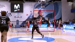 El éxtasis en Magariños: ¡Canasta ganadora de Isa Latorre, sobre la bocina, desde su campo! (Vídeo)