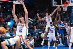 Otro buen partido de Aday Mara con los Thunder: gran asistencia y baile en la pintura