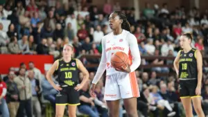 Spar Girona refuerza su juego interior con la llegada de Michelle Onyiah