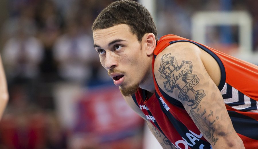 Mike James (Baskonia) vuelve a ser extracomunitario para la jornada 1 ACB