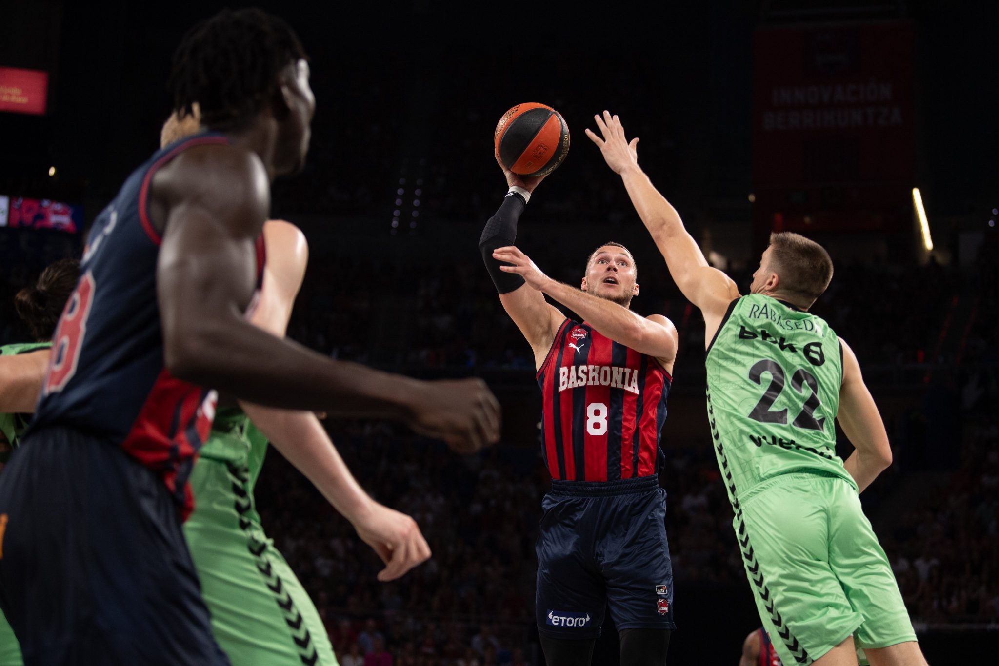 El Baskonia se lleva el derbi vasco ante más de 15.500 espectadores
