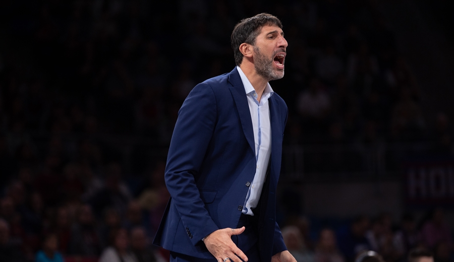 Álex Mumbrú analiza la derrota del Valencia Basket en Bolonia