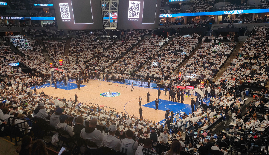 «Mineápolis ruge con la vuelta de los Timberwolves a los Playoffs», la contracrónica desde el Target Center