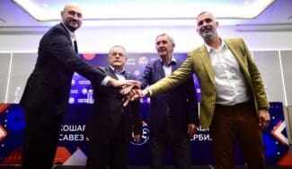 Svetislav Pesic seguirá como seleccionador de Serbia hasta el Eurobasket 2025