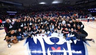 Geno Auriemma se convierte en el técnico con más victorias en la historia de la D1 de la NCAA