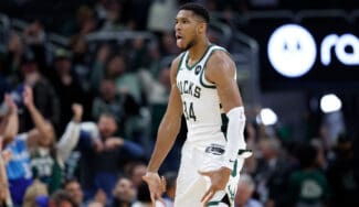 Antetokounmpo sitúa en 59 puntos el techo anotador de esta temporada para ganar a Detroit