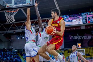 España pierde contra Italia y se condena a jugar la clasificación en la última jornada