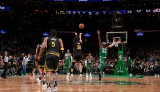 El curioso cambio estadístico de la NBA para los tiros sobre la bocina