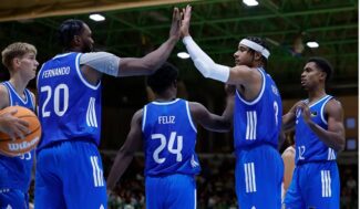 El Real Madrid brilla en Segovia en el estreno de Scariolo y Maledon (94-64)