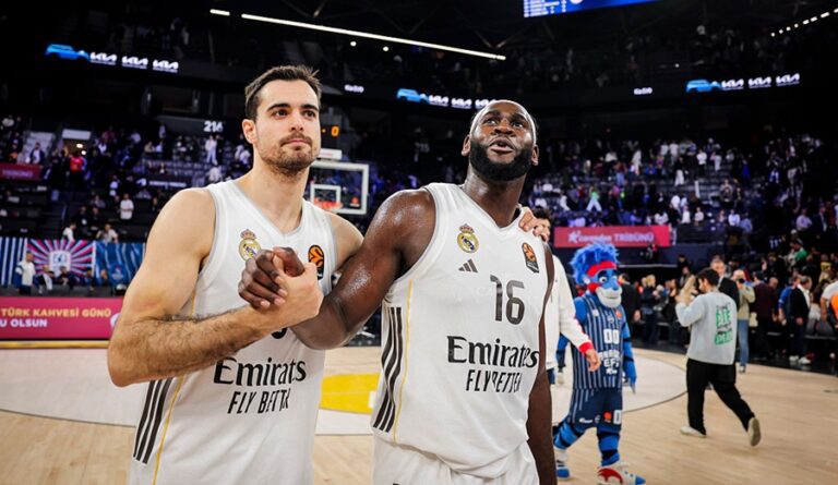 Scariolo se rinde a Usman Garuba y su impacto en defensa ante el Anadolu Efes