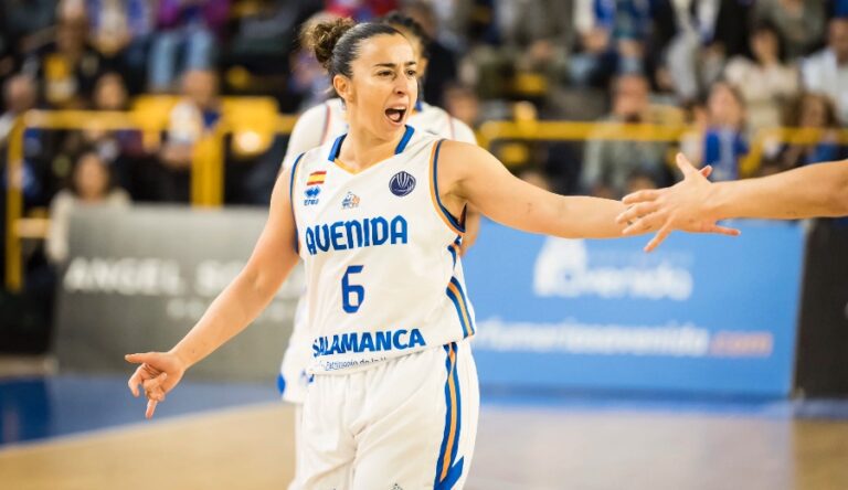 Perfumerías Avenida retirará y colgará de lo más alto la camiseta de Silvia Domínguez