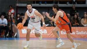 El Monbus Obradoiro se lleva el derbi gallego y dependerá de sí mismo para el ascenso directo