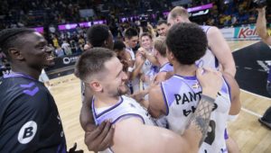 Qué ha pasado en la última jornada de la Liga Endesa: Surne Bilbao cierra el playoff venciendo en Tenerife