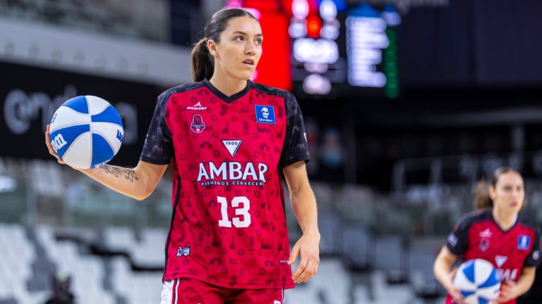 Helena Pueyo seguirá en la Liga Femenina Endesa: Traslado de Zaragoza a Valencia