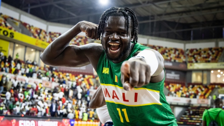 Quién es Oumar Ballo, el pívot del Cantú formado en España