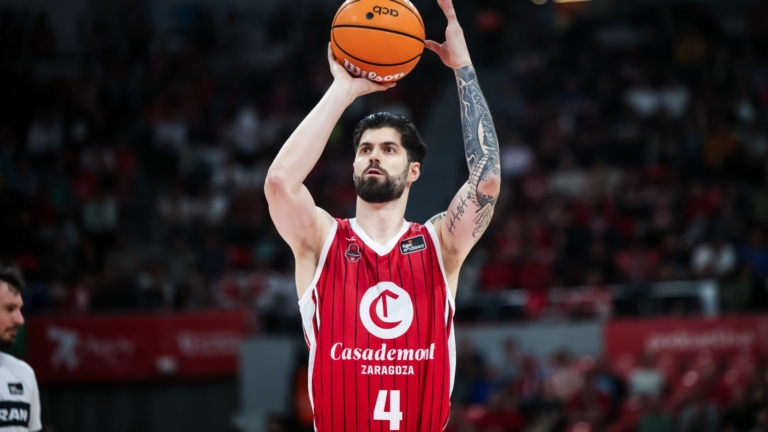 Santi Yusta firma con el Anadolu Efes tras 5 temporadas en el Casademont Zaragoza